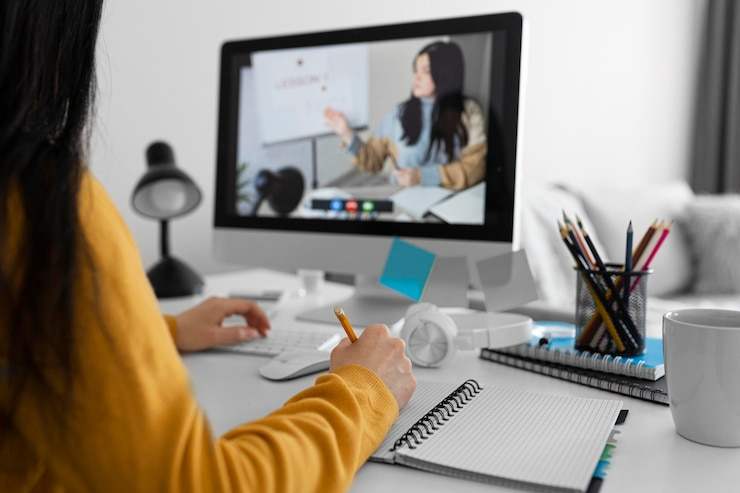 Can Online Vocational Training Get You Hired?